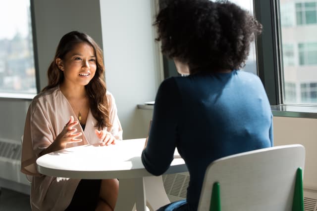 Débuter une conversation sans but avec un client  pour découvrir une facette cachée de vos clients.